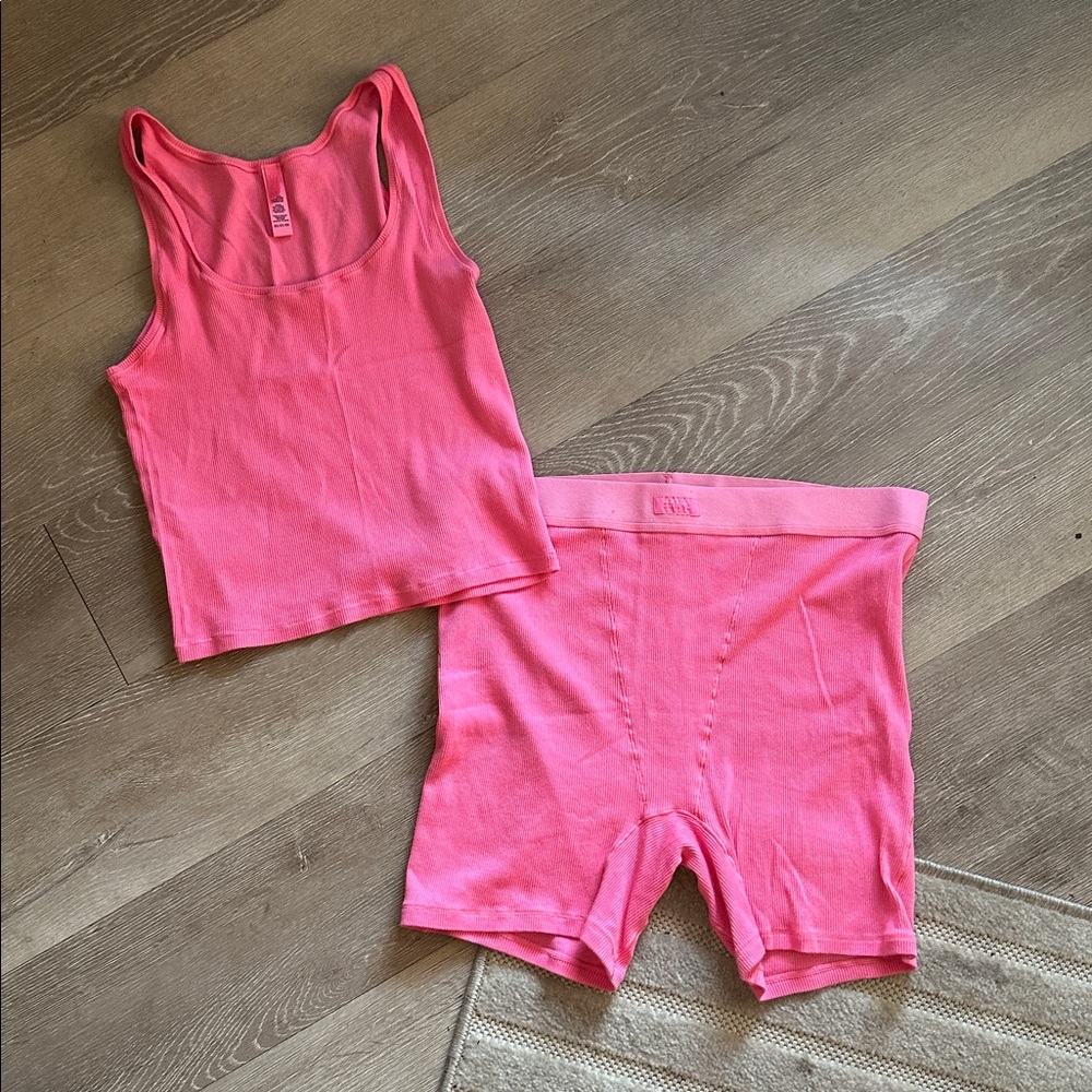 SKIMS | Ribbed Tank Top and Boxer Set - Picture 3 of 8